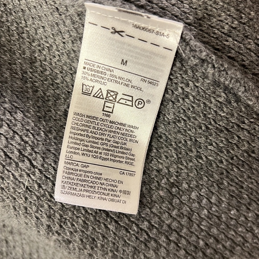 GAP Cardigan Sweater - Picture 5 of 5